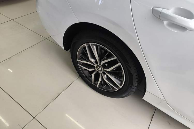 Used BYD Qin PLUS 2021 DM-i 55KM Flagship Model Right Rear Wheel Hub