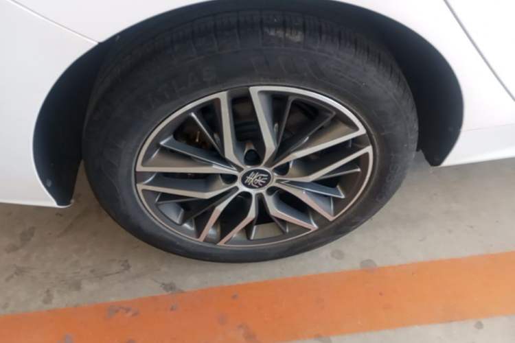 Used BYD Qin PLUS 2021 DM-i 55KM Flagship Model Right Rear Wheel Hub