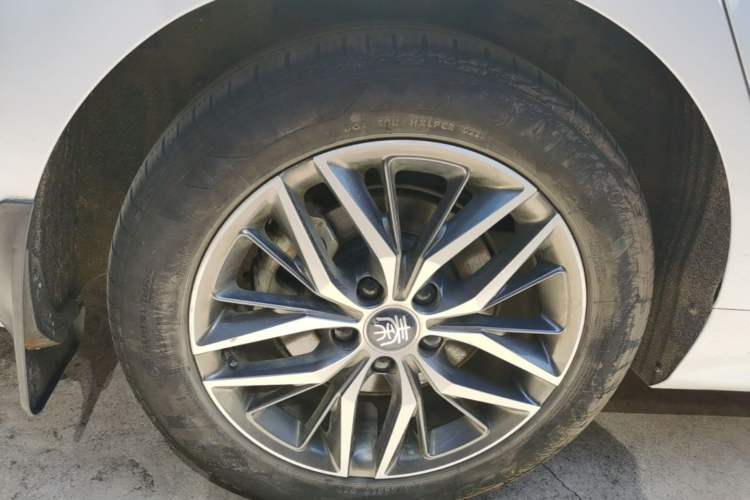Used BYD Qin PLUS 2021 EV 500KM Luxury Model Right Rear Wheel Hub