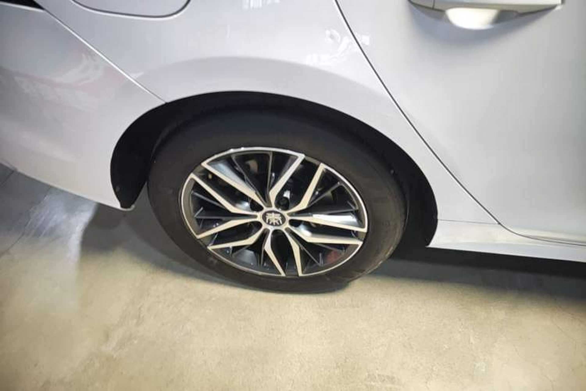 Used BYD Qin PLUS 2021 EV 500KM Luxury Model Right Rear Wheel Hub