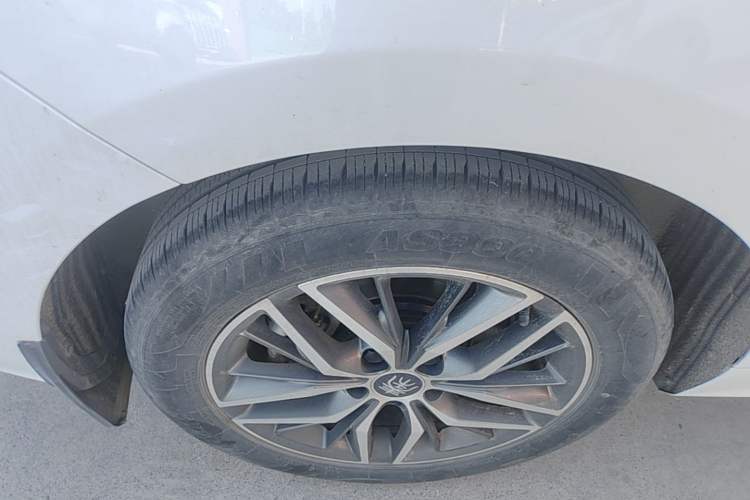 Used BYD Qin PLUS 2021 DM-i 55KM Flagship Model Right Rear Wheel Hub