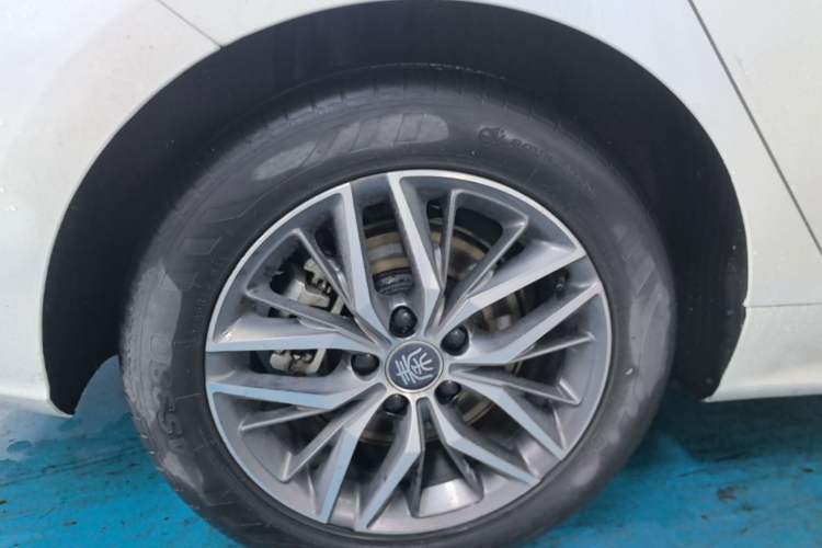 Used BYD Qin PLUS 2021 DM-i 55KM Flagship Model Right Rear Wheel Hub