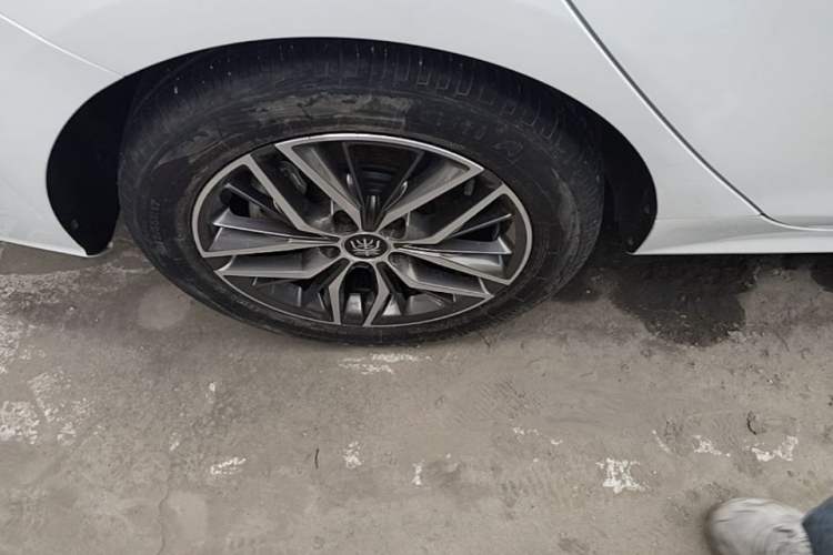 Used BYD Qin PLUS 2021 EV 500KM Luxury Model Right Rear Wheel Hub