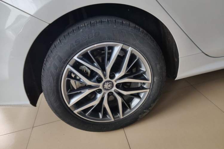 Used BYD Qin PLUS 2021 DM-i 55KM Flagship Model Right Rear Wheel Hub