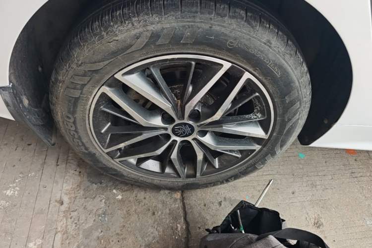 Used BYD Qin PLUS 2021 DM-i 55KM Flagship Model Right Rear Wheel Hub