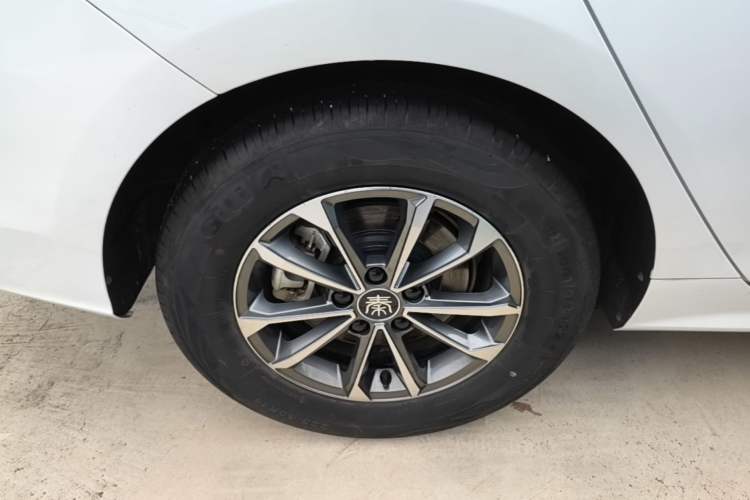 Used BYD Qin PLUS 2021 DM-i 55KM Prestige Model Right Rear Wheel Hub