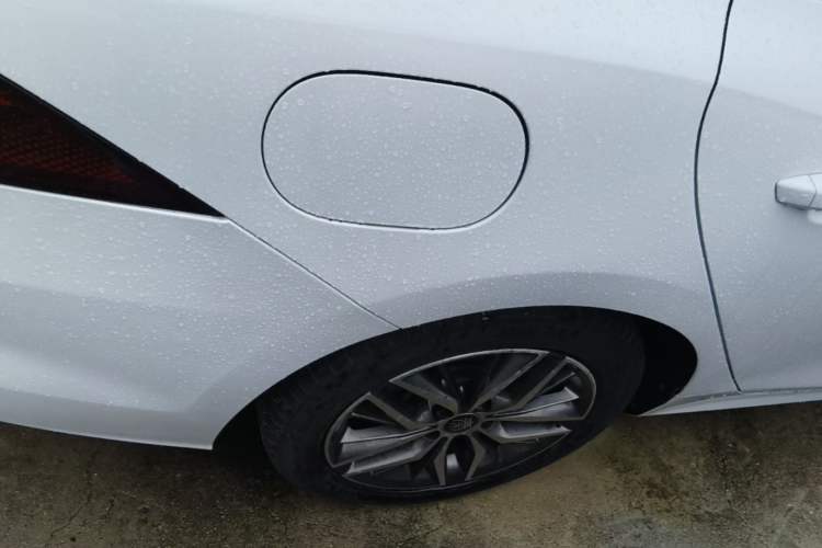 Used BYD Qin PLUS 2021 EV 500KM Premium Model Right Rear Wheel Hub