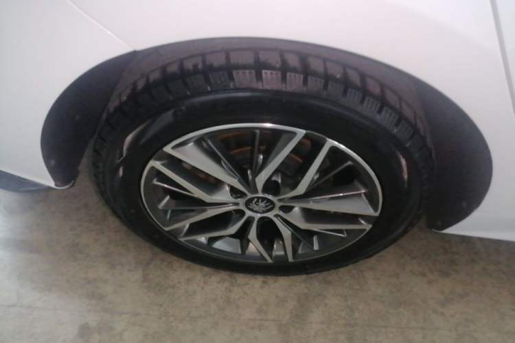 Used BYD Qin PLUS 2021 DM-i 55KM Flagship Model Right Rear Wheel Hub