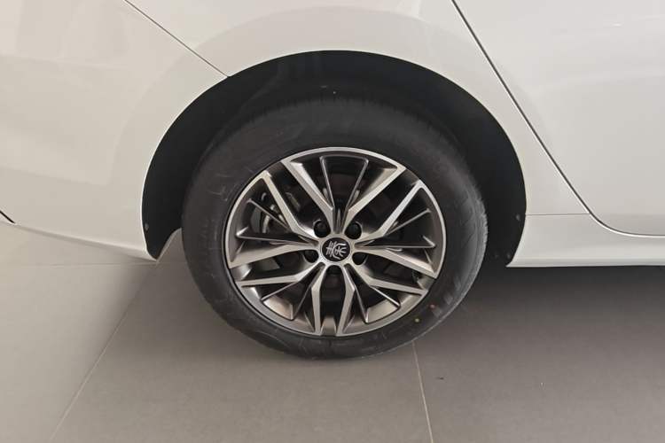 Used BYD Qin PLUS 2021 DM-i 120KM Prestige Model Right Rear Wheel Hub