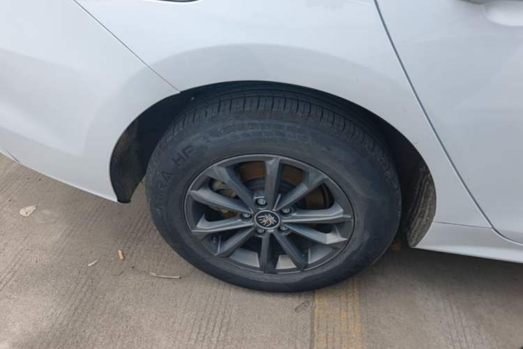 Used BYD Qin PLUS 2021 EV 400KM Leading Comfort Edition Right Rear Wheel Hub