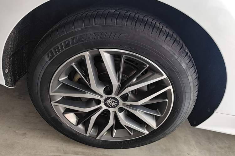 Used BYD Qin PLUS 2021 DM-i 55KM Flagship Model Right Rear Wheel Hub