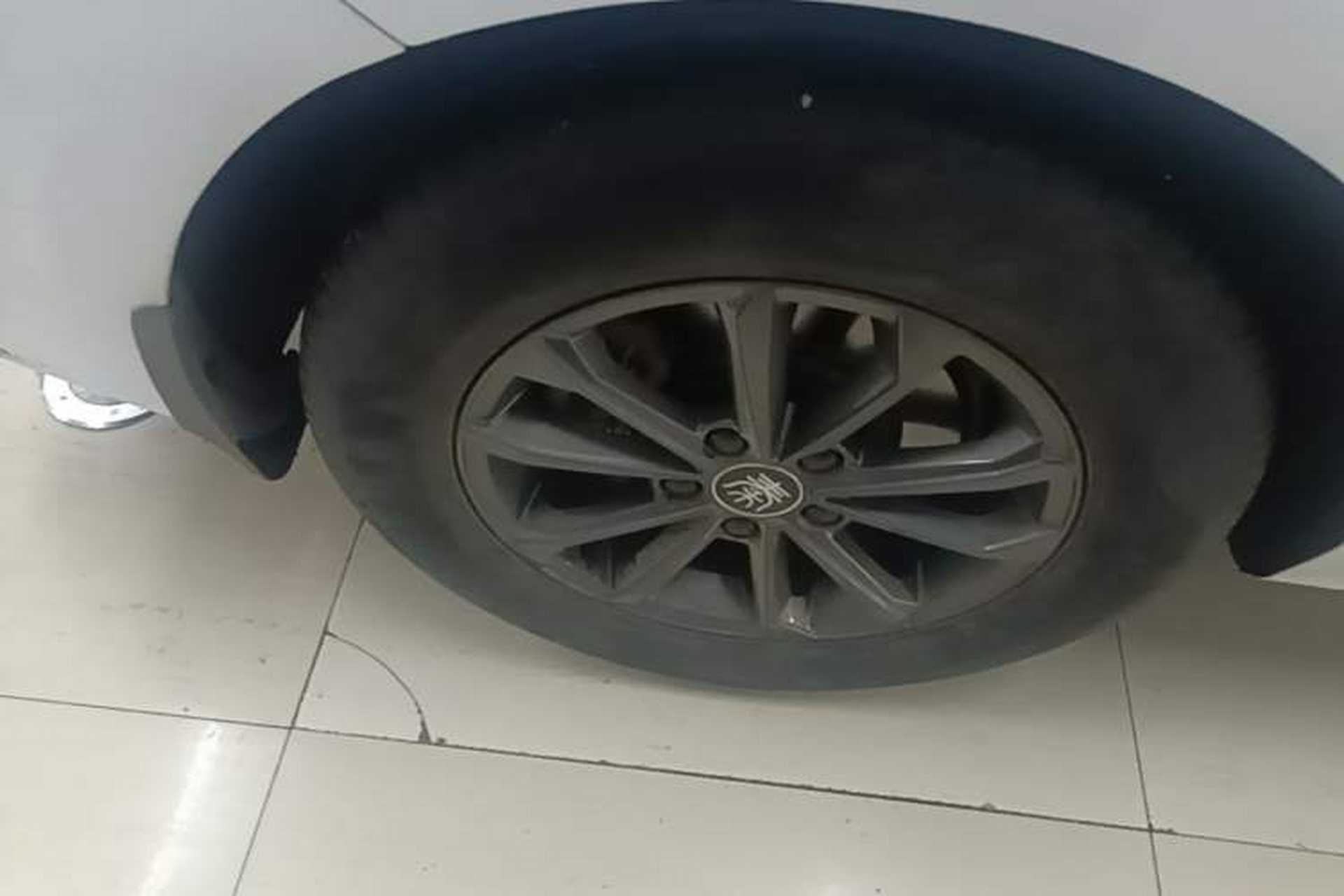 Used BYD Qin PLUS 2021 EV 420KM Commuter Edition Right Rear Wheel Hub
