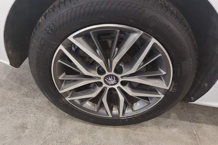 Used BYD Qin PLUS 2021 DM-i 55KM Flagship Model Right Rear Wheel Hub