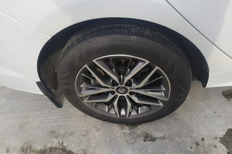 Used BYD Qin PLUS 2021 DM-i 55KM Flagship Model Right Rear Wheel Hub