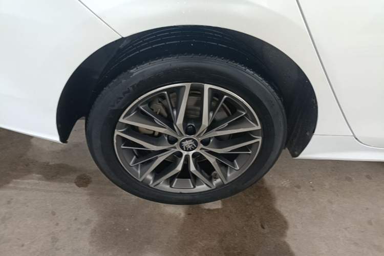 Used BYD Qin PLUS 2021 DM-i 55KM Flagship Model Right Rear Wheel Hub