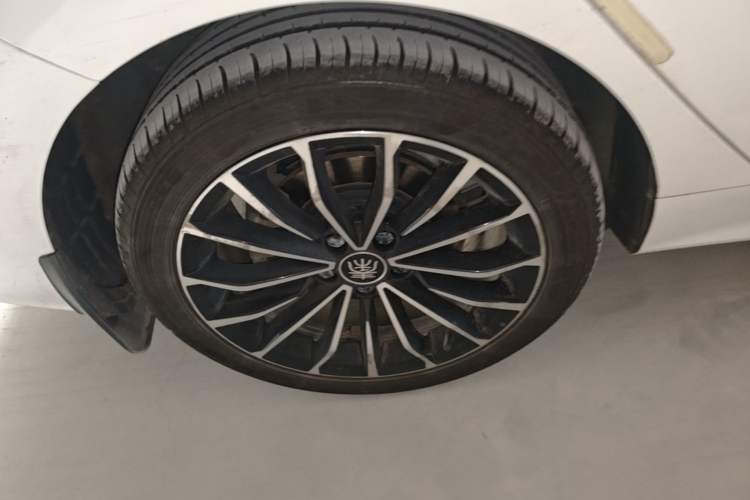 Used BYD Qin PLUS 2021 EV 600KM Flagship Model Right Rear Wheel Hub