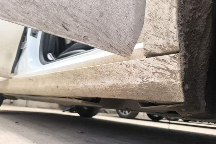 Used BYD Qin PLUS 2021 EV 400KM Leading Comfort Edition Right Side Sill