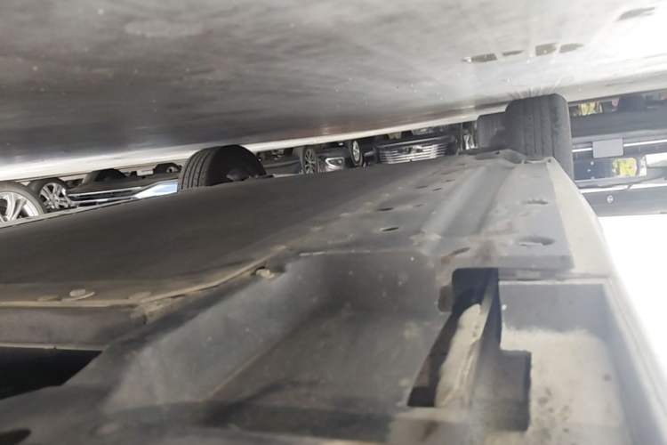 Used BYD Qin PLUS 2021 EV 400KM Leading Comfort Edition Right Side Sill
