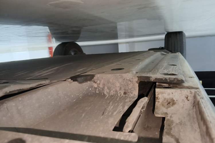 Used BYD Qin PLUS 2021 EV 400KM Leading Comfort Edition Right Side Sill