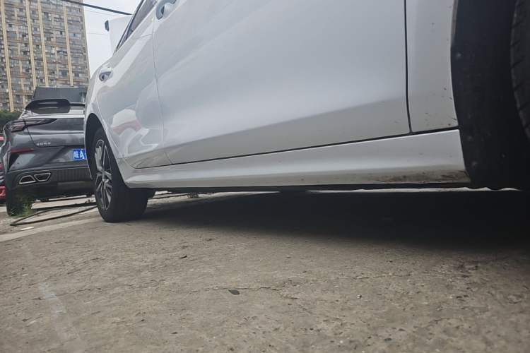 Used BYD Qin PLUS 2021 EV 500KM Luxury Model Right Side Sill