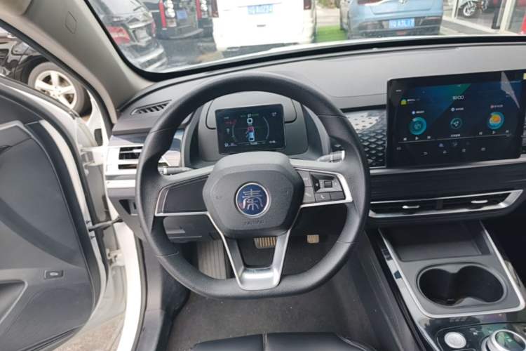 Used BYD Qin PLUS 2021 EV 400KM Leading Comfort Edition Steering Wheel