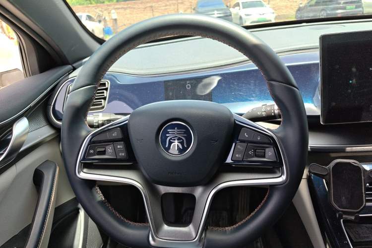 Used BYD Qin PLUS 2021 EV 400KM Luxury Model Steering Wheel