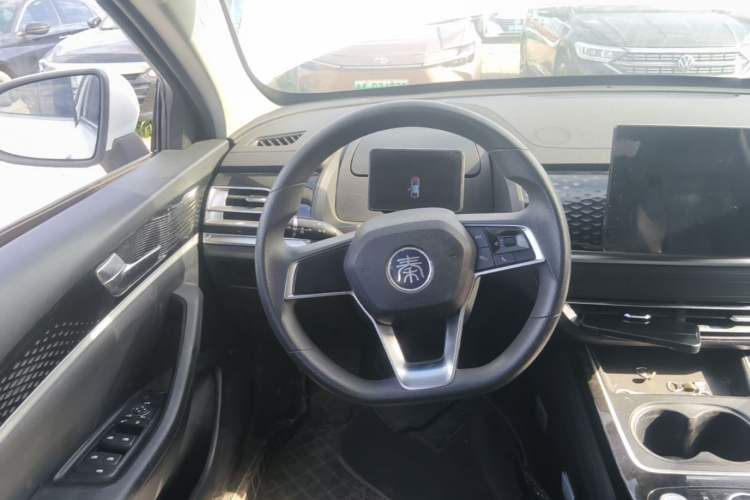 Used BYD Qin PLUS 2021 EV 400KM Leading Comfort Edition Steering Wheel