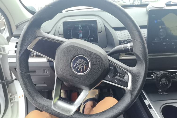 Used BYD Qin PLUS 2021 EV 400KM Leading Comfort Edition Steering Wheel