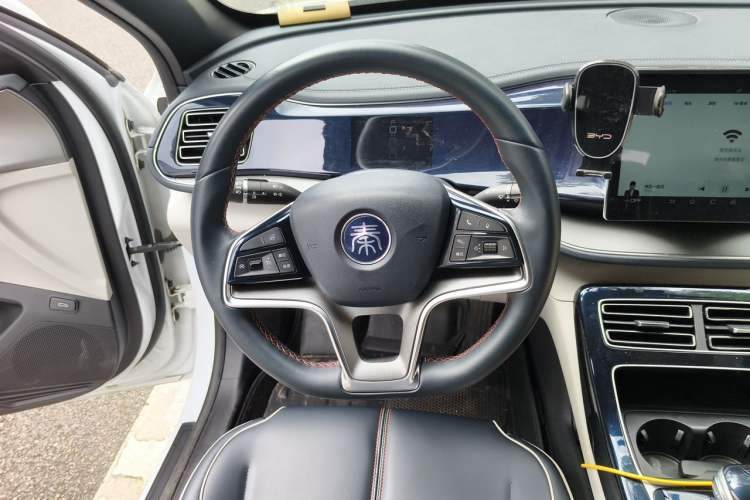 Used BYD Qin PLUS 2021 EV 400KM Luxury Model Steering Wheel