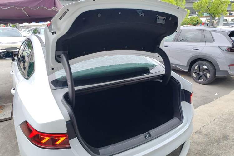 Used BYD Qin PLUS 2021 EV 500KM Luxury Model Trunk