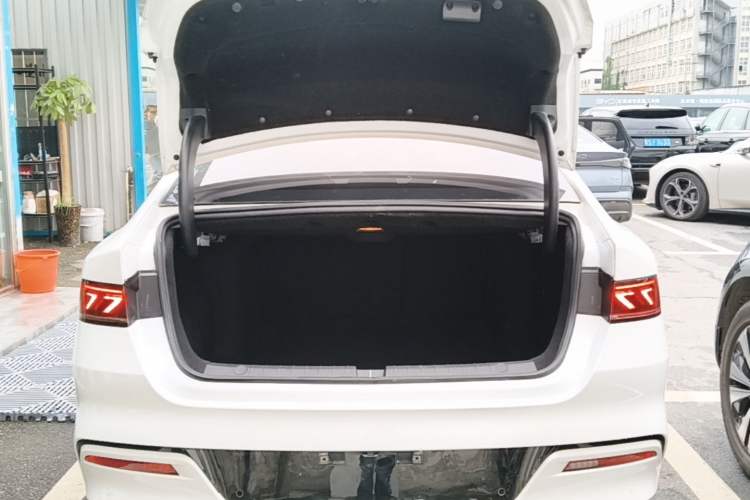 Used BYD Qin PLUS 2021 EV 400KM Luxury Model Trunk