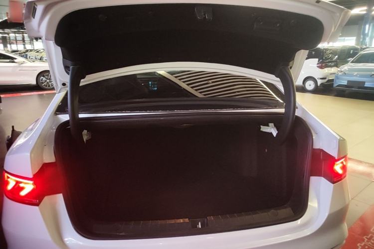 Used BYD Qin PLUS 2021 EV 400KM Luxury Model Trunk