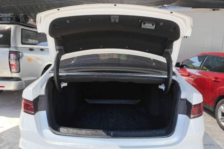 Used BYD Qin PLUS 2021 EV 400KM Luxury Model Trunk