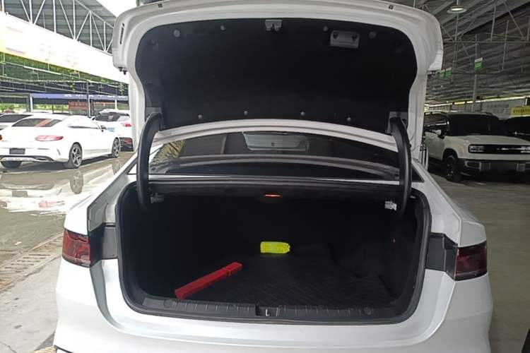Used BYD Qin PLUS 2021 EV 400KM Luxury Model Trunk