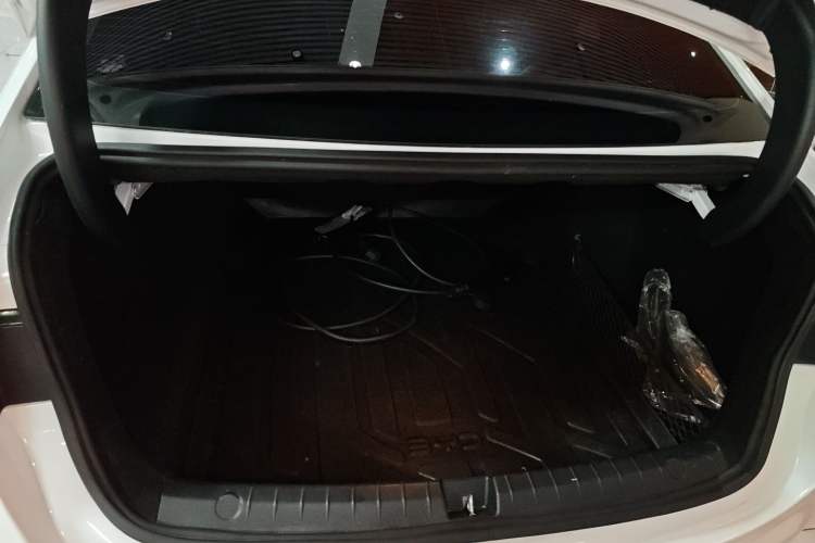 Used BYD Qin PLUS 2021 DM-i 55KM Flagship Model Trunk