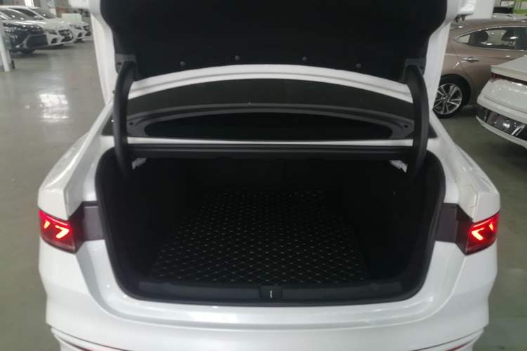 Used BYD Qin PLUS 2021 EV 400KM Luxury Model Trunk
