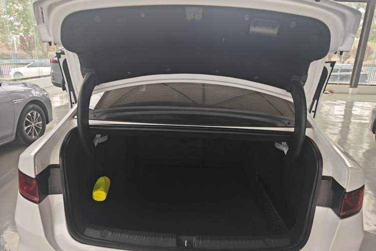 Used BYD Qin PLUS 2021 DM-i 55KM Prestige Model Trunk