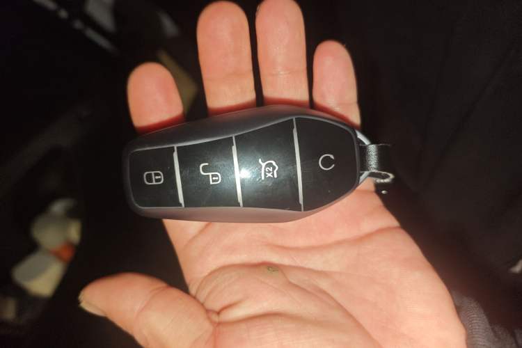Used BYD Qin PLUS 2021 EV 400KM Leading Comfort Edition Vehicle Key