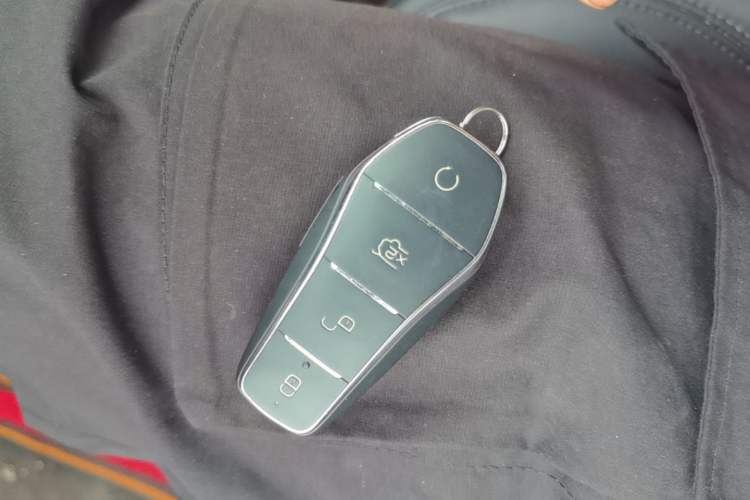 Used BYD Qin PLUS 2021 EV 400KM Leading Comfort Edition Vehicle Key
