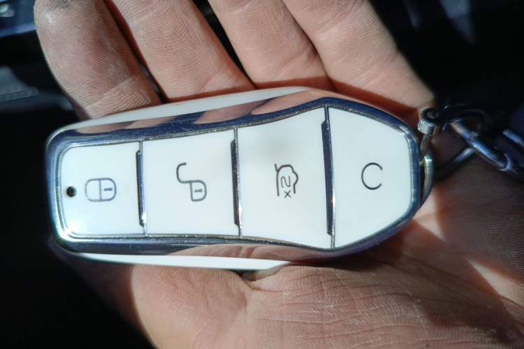 Used BYD Qin PLUS 2021 EV 400KM Leading Comfort Edition Vehicle Key
