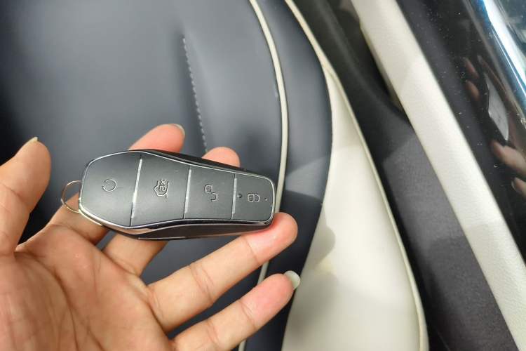 Used BYD Qin PLUS 2021 EV 400KM Luxury Model Vehicle Key