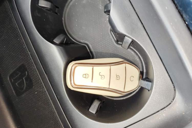 Used BYD Qin PLUS 2021 EV 400KM Luxury Model Vehicle Key
