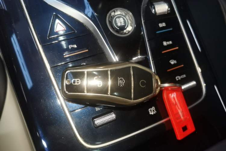 Used BYD Qin PLUS 2021 EV 400KM Luxury Model Vehicle Key