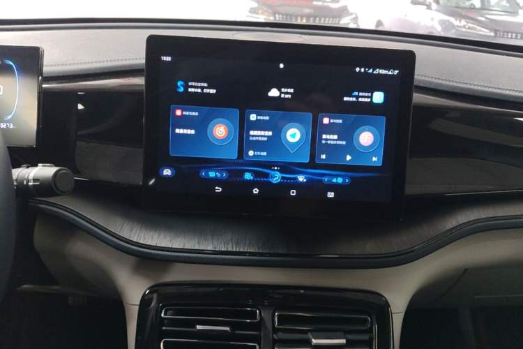 Used BYD Qin PLUS 2023 Champion Edition DM-i 55KM Leading Model Audio And AC Panel