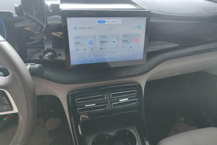 Used BYD Qin PLUS 2023 Champion Edition DM-i 55KM Leading Model Audio And AC Panel