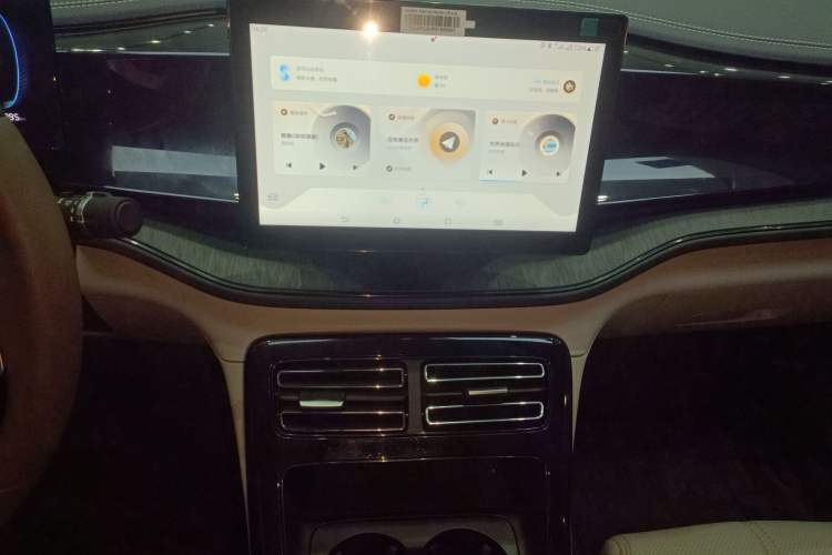 Used BYD Qin PLUS 2023 Champion Edition DM-i 55KM Leading Model Audio And AC Panel