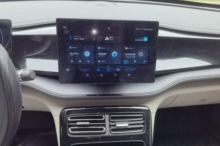 Used BYD Qin PLUS 2023 Champion Edition DM-i 120KM Leading Model Audio And AC Panel
