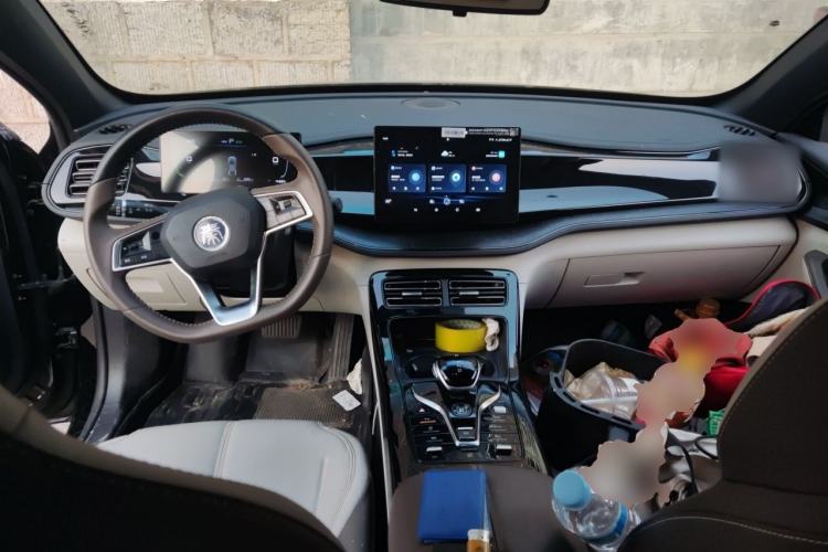 Used BYD Qin PLUS 2023 Champion Edition DM-i 55KM Leading Model Center Console