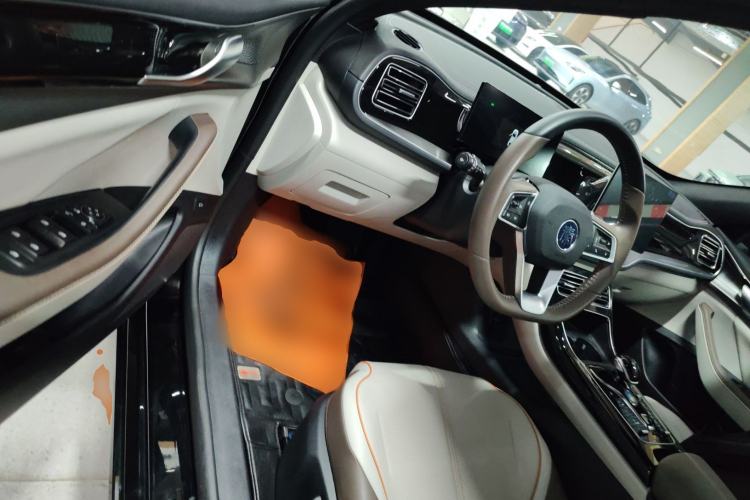 Used BYD Qin PLUS 2023 Champion Edition DM-i 120KM Leading Model Driver Seat