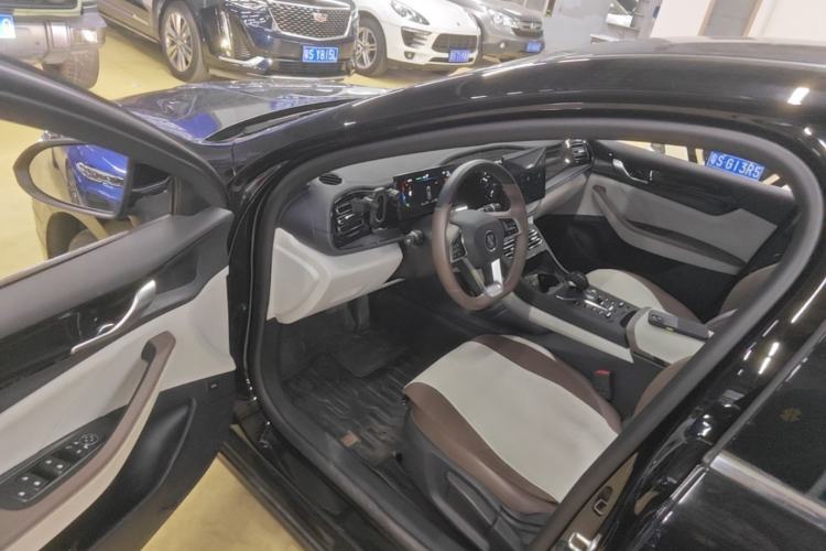 Used BYD Qin PLUS 2023 Champion Edition DM-i 55KM Leading Model Driver Seat